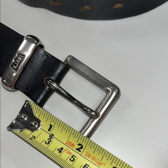 Levi’s dark brown Leather Belt preowned size 32/ silver tone buckle - Picture 7 of 9